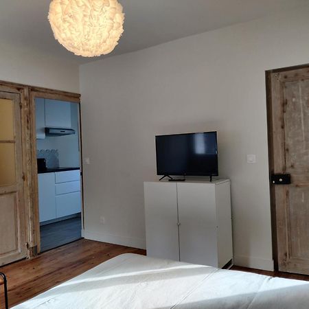 Bel Appart Renove Avec Terrasse Сант-Авертан Екстериор снимка